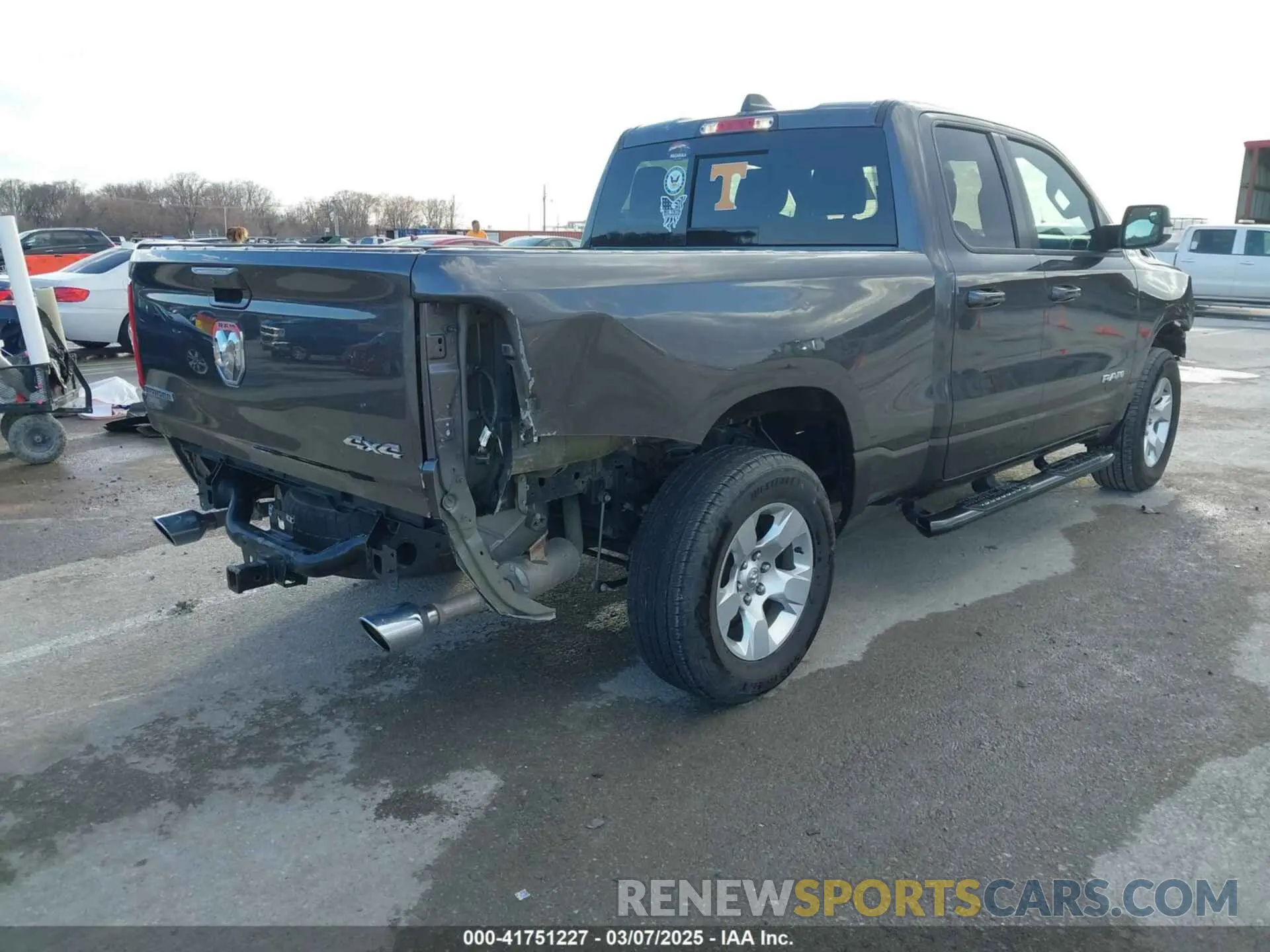 4 Photograph of a damaged car 1C6SRFBT6NN159941 RAM 1500 2022