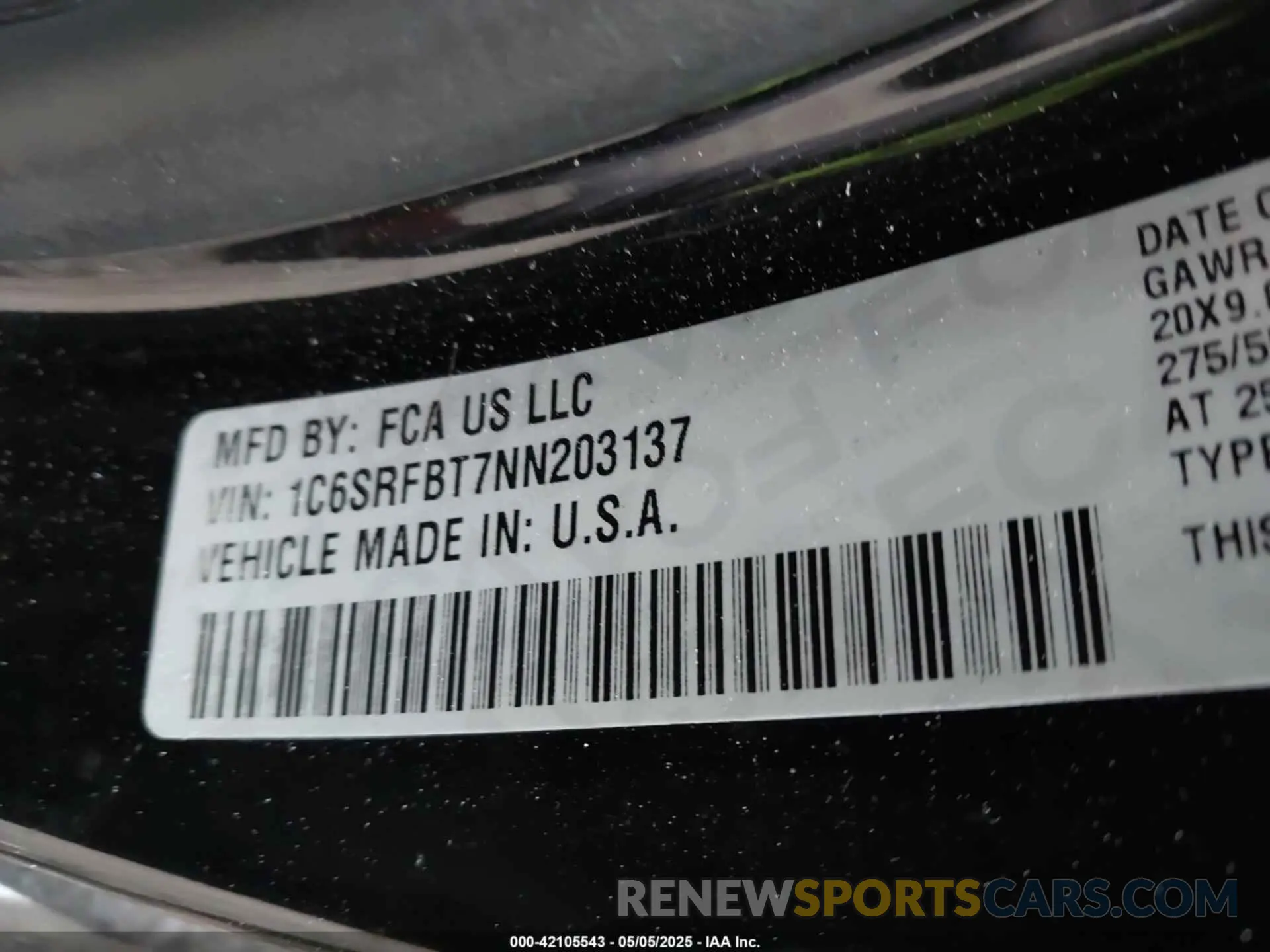 9 Photograph of a damaged car 1C6SRFBT7NN203137 RAM 1500 2022
