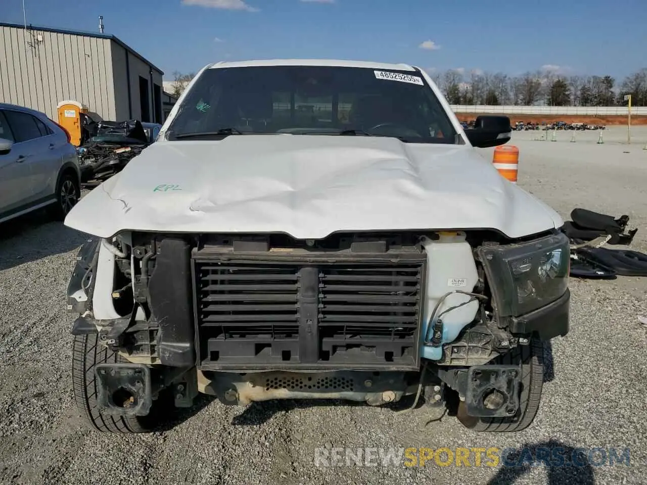 5 Photograph of a damaged car 1C6SRFBT9NN476662 RAM 1500 2022