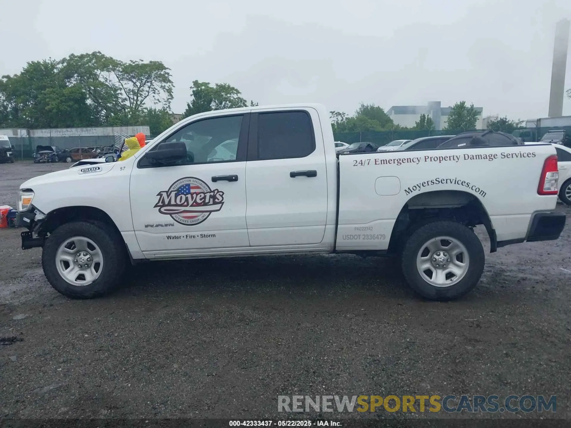 14 Photograph of a damaged car 1C6SRFCT2NN213959 RAM 1500 2022