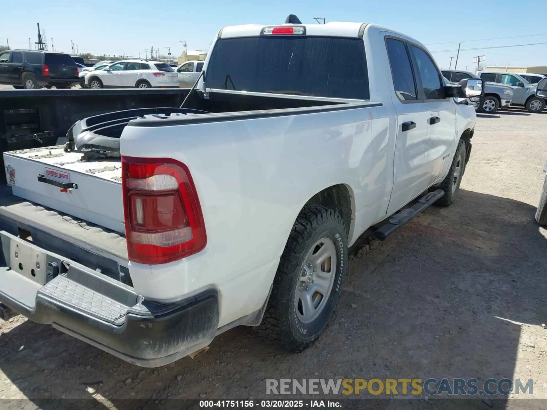 4 Photograph of a damaged car 1C6SRFCT3NN433580 RAM 1500 2022