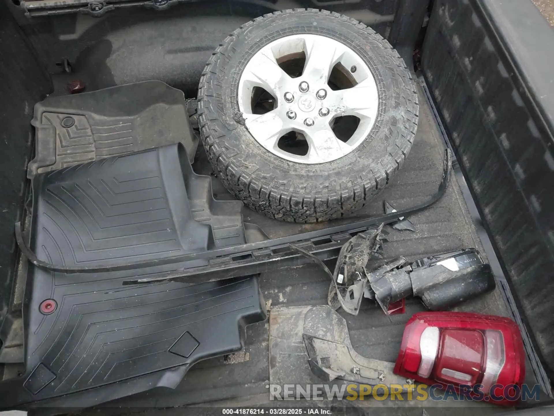 12 Photograph of a damaged car 1C6SRFFM7NN414549 RAM 1500 2022