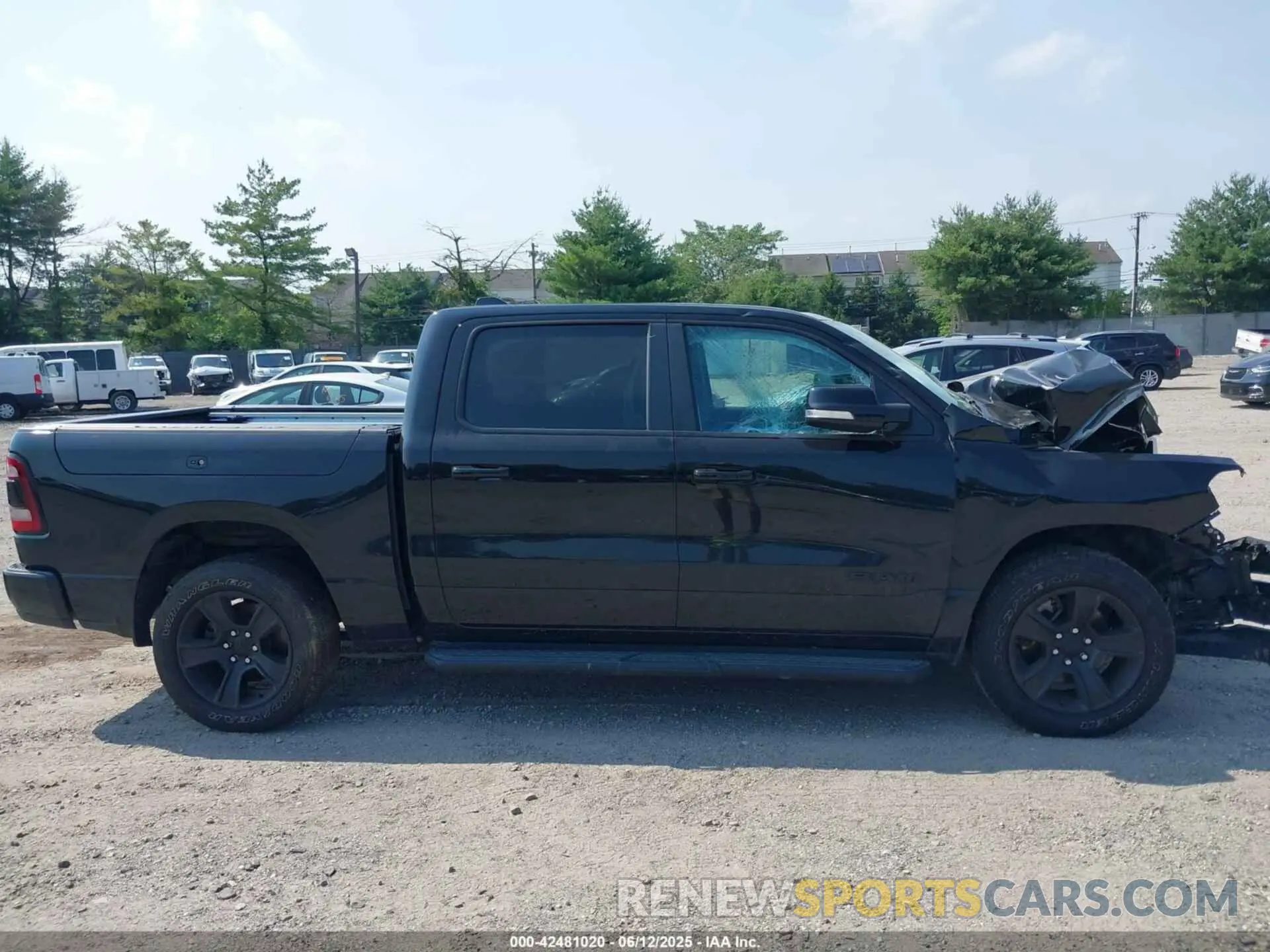 13 Photograph of a damaged car 1C6SRFFT0NN119106 RAM 1500 2022