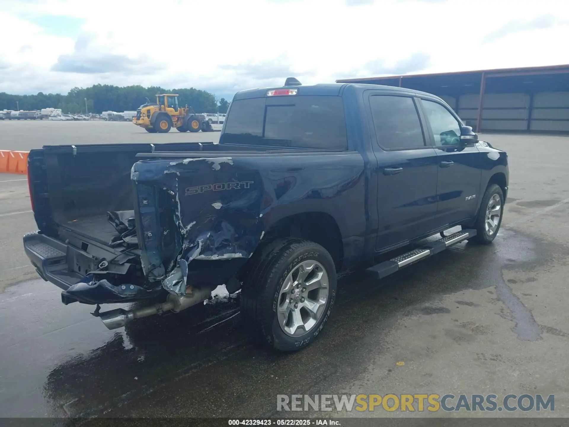 4 Photograph of a damaged car 1C6SRFFT2NN428978 RAM 1500 2022