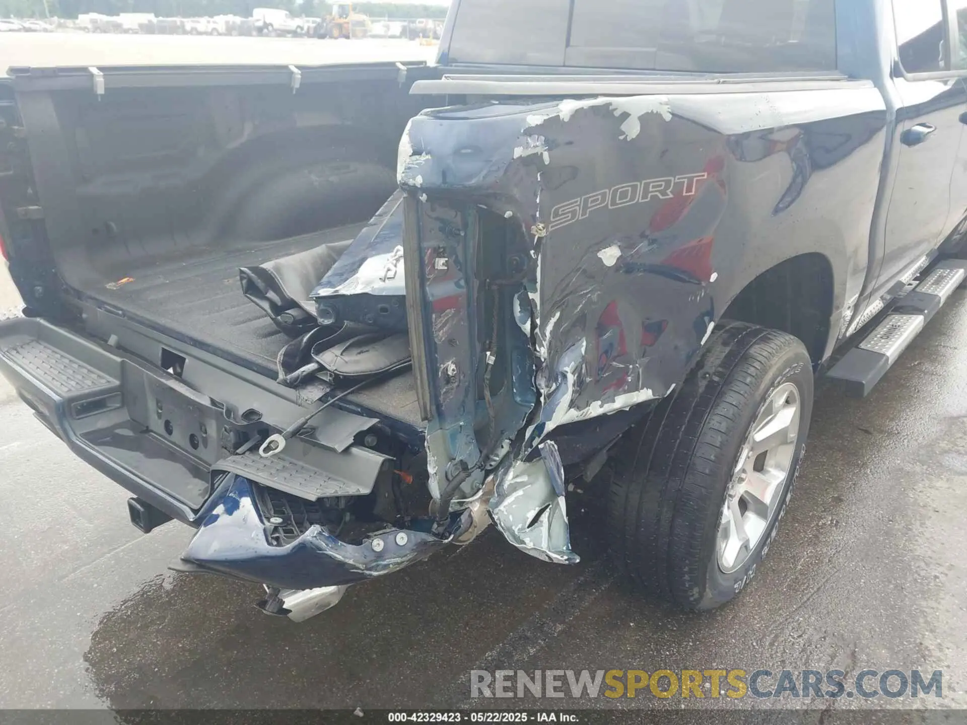 6 Photograph of a damaged car 1C6SRFFT2NN428978 RAM 1500 2022