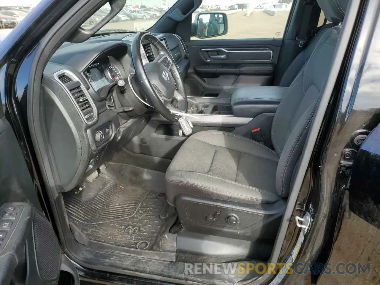 7 Photograph of a damaged car 1C6SRFFT5NN330737 RAM 1500 2022