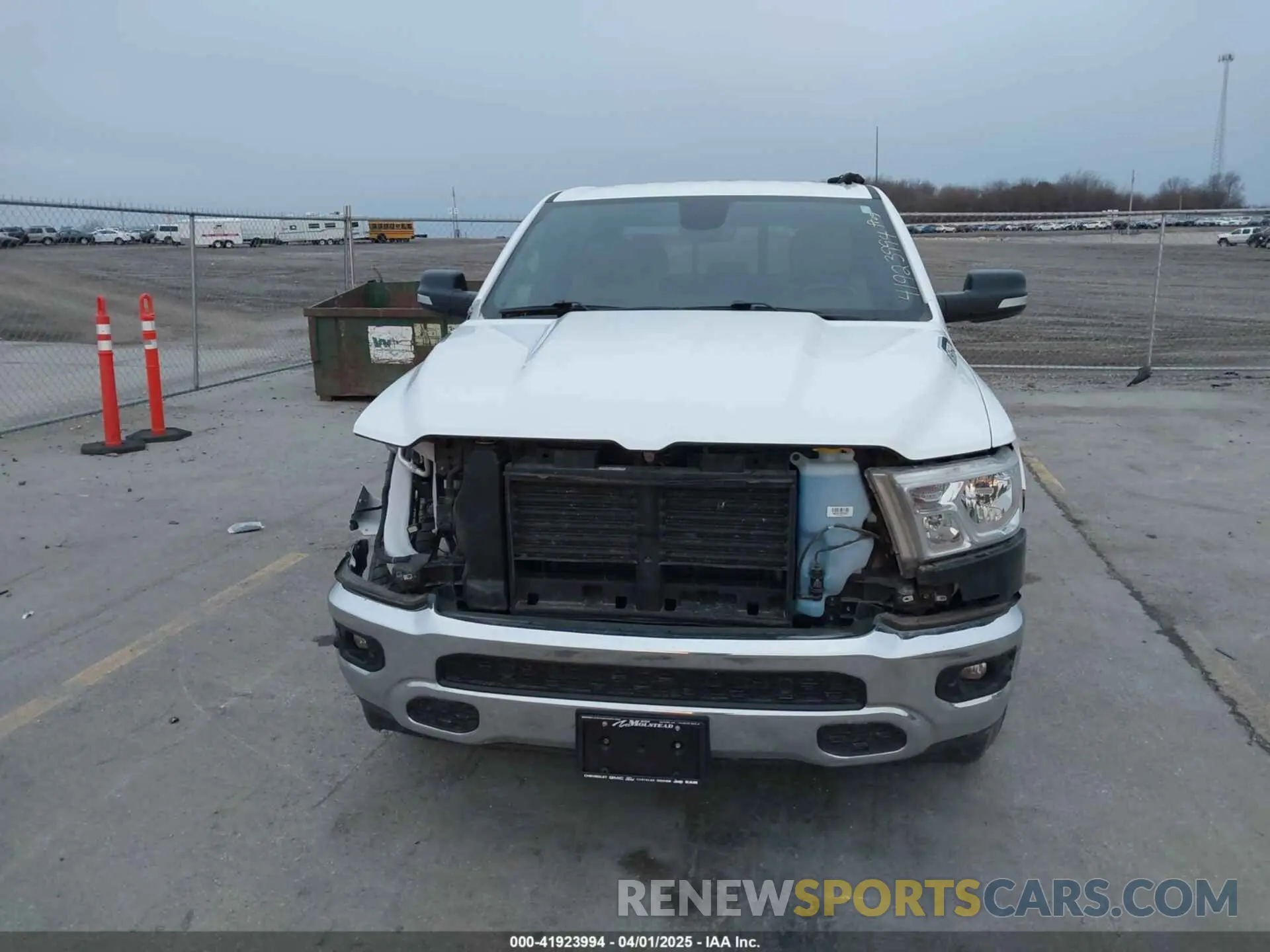 13 Photograph of a damaged car 1C6SRFFT7NN255569 RAM 1500 2022