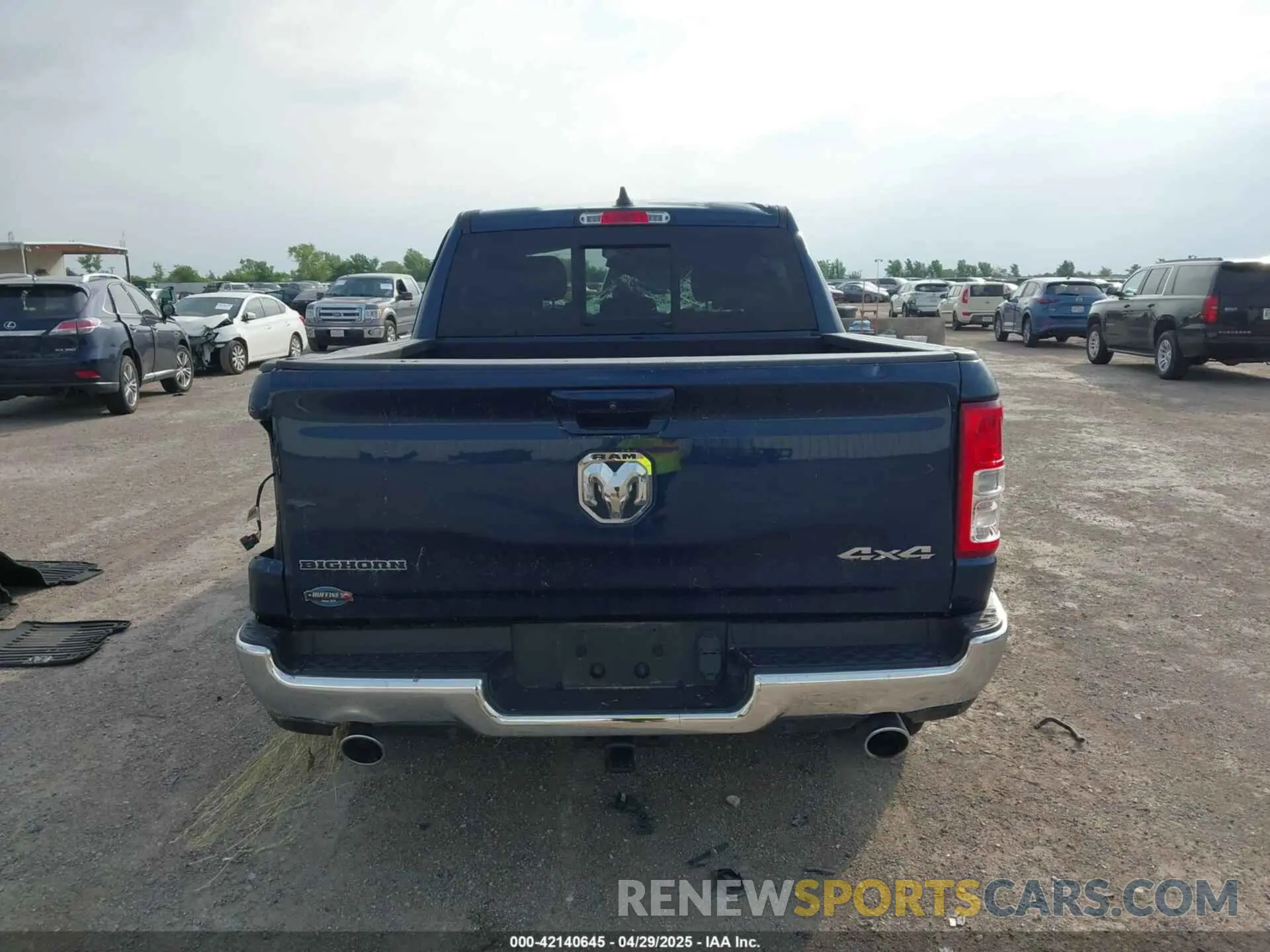 15 Photograph of a damaged car 1C6SRFFT7NN415143 RAM 1500 2022