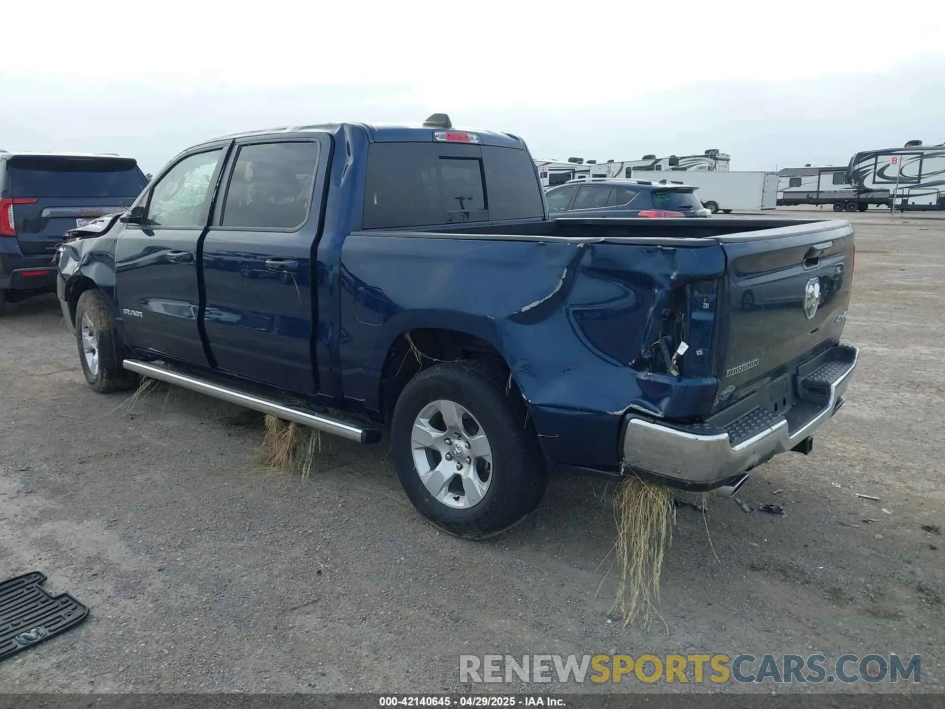 3 Photograph of a damaged car 1C6SRFFT7NN415143 RAM 1500 2022