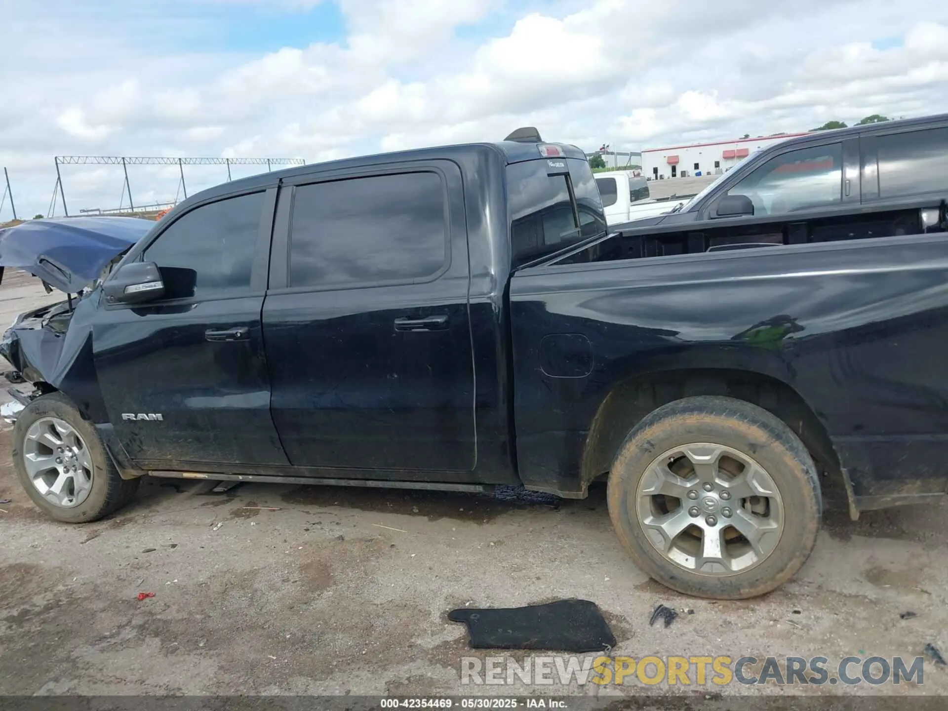 15 Photograph of a damaged car 1C6SRFFT7NN460826 RAM 1500 2022