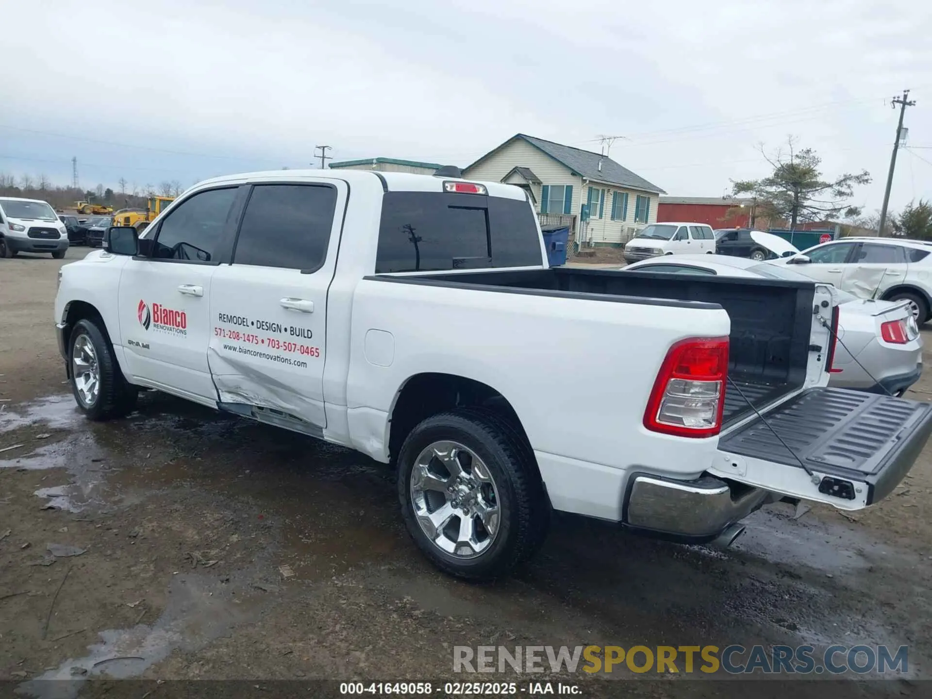 3 Photograph of a damaged car 1C6SRFFT8NN405933 RAM 1500 2022