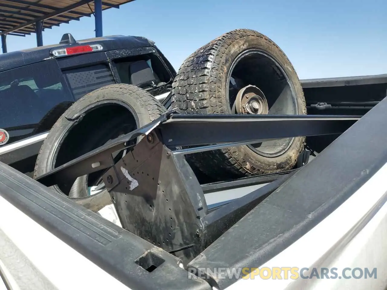 12 Photograph of a damaged car 1C6SRFFT9NN194208 RAM 1500 2022