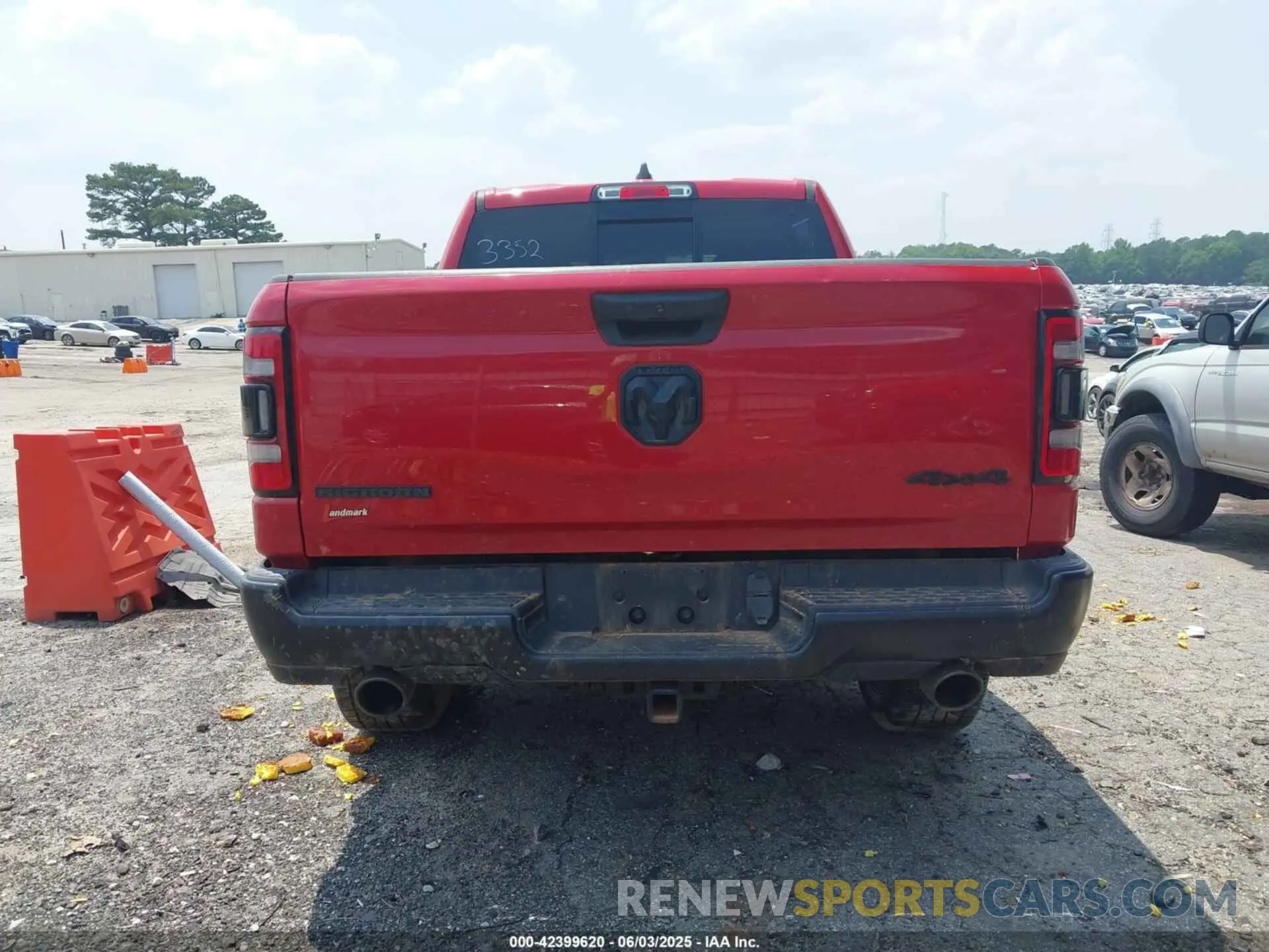 16 Photograph of a damaged car 1C6SRFFTXNN243352 RAM 1500 2022