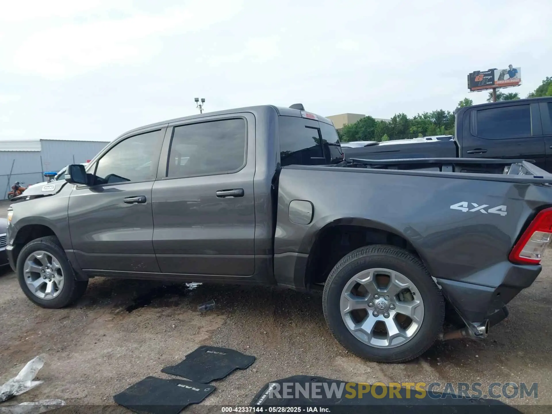 15 Photograph of a damaged car 1C6SRFFTXNN395065 RAM 1500 2022