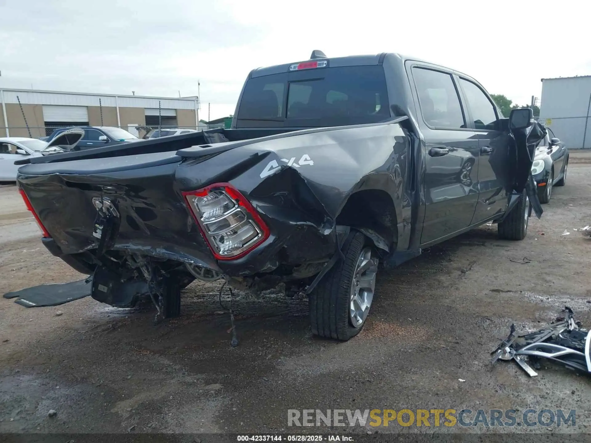 4 Photograph of a damaged car 1C6SRFFTXNN395065 RAM 1500 2022