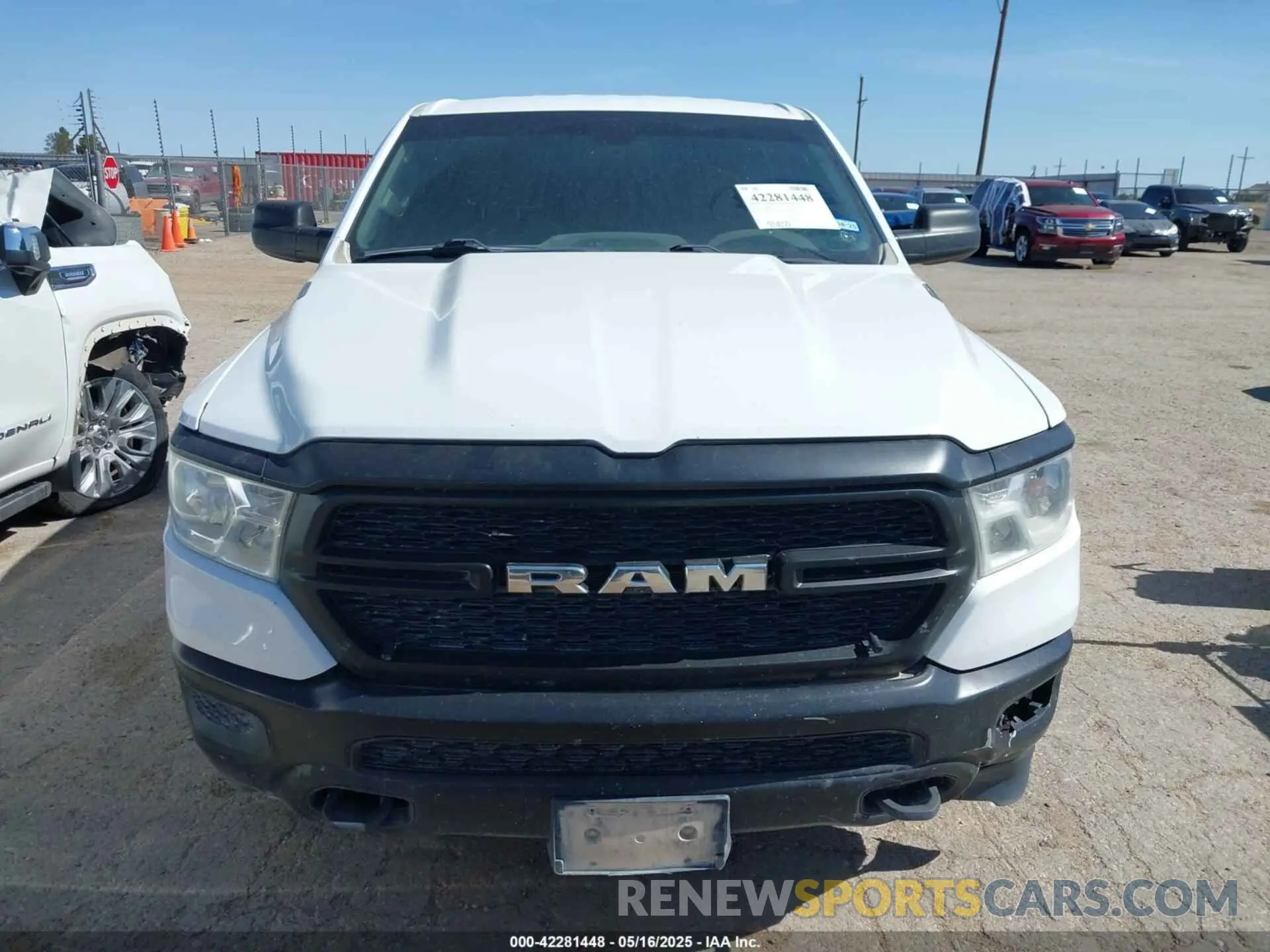 12 Photograph of a damaged car 1C6SRFGT1NN283091 RAM 1500 2022