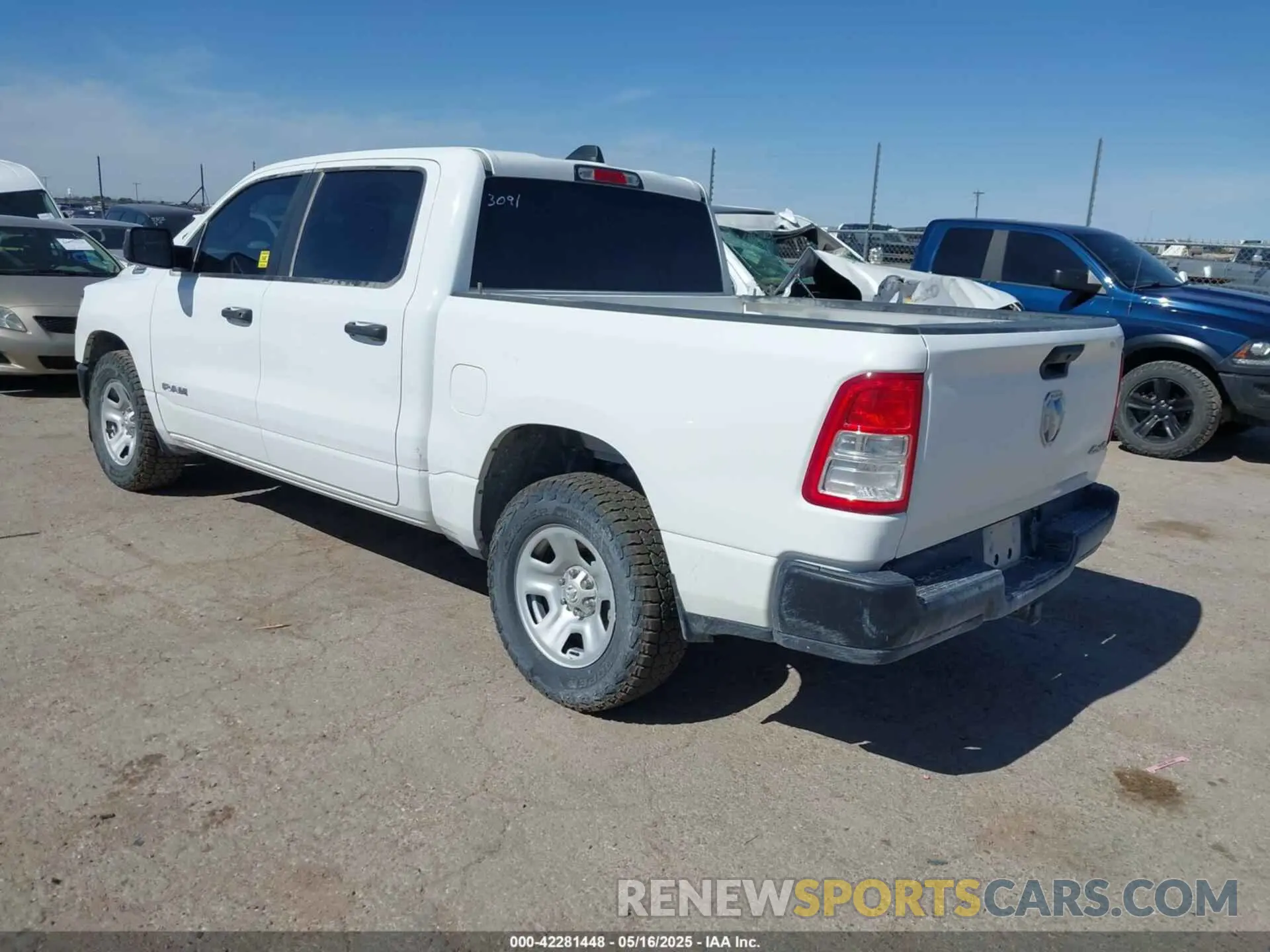 3 Photograph of a damaged car 1C6SRFGT1NN283091 RAM 1500 2022
