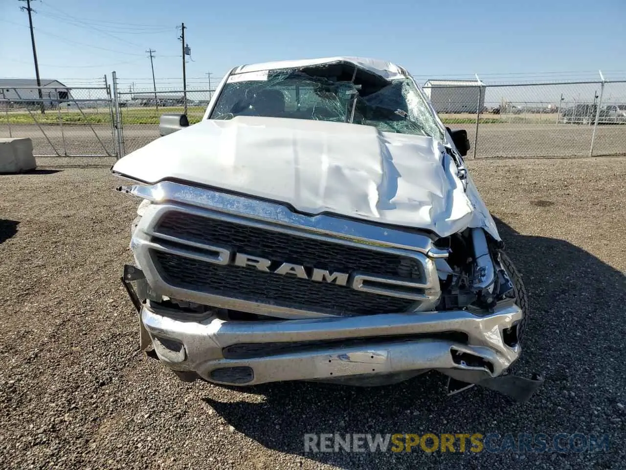5 Photograph of a damaged car 1C6SRFGTXNN228686 RAM 1500 2022