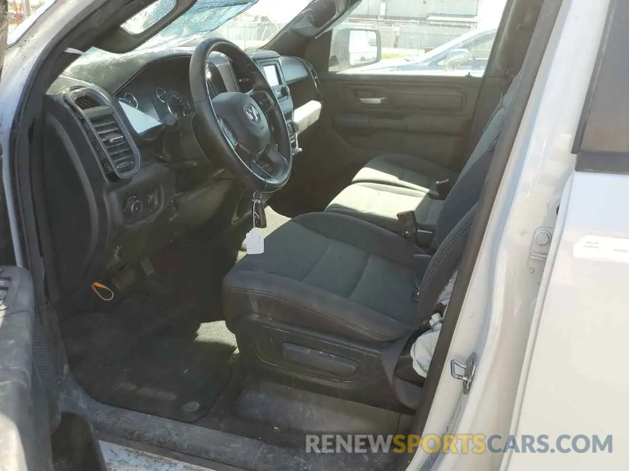 7 Photograph of a damaged car 1C6SRFGTXNN228686 RAM 1500 2022