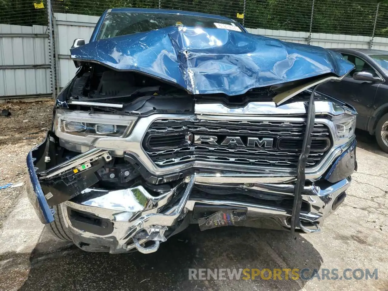 5 Photograph of a damaged car 1C6SRFHT4NN164627 RAM 1500 2022