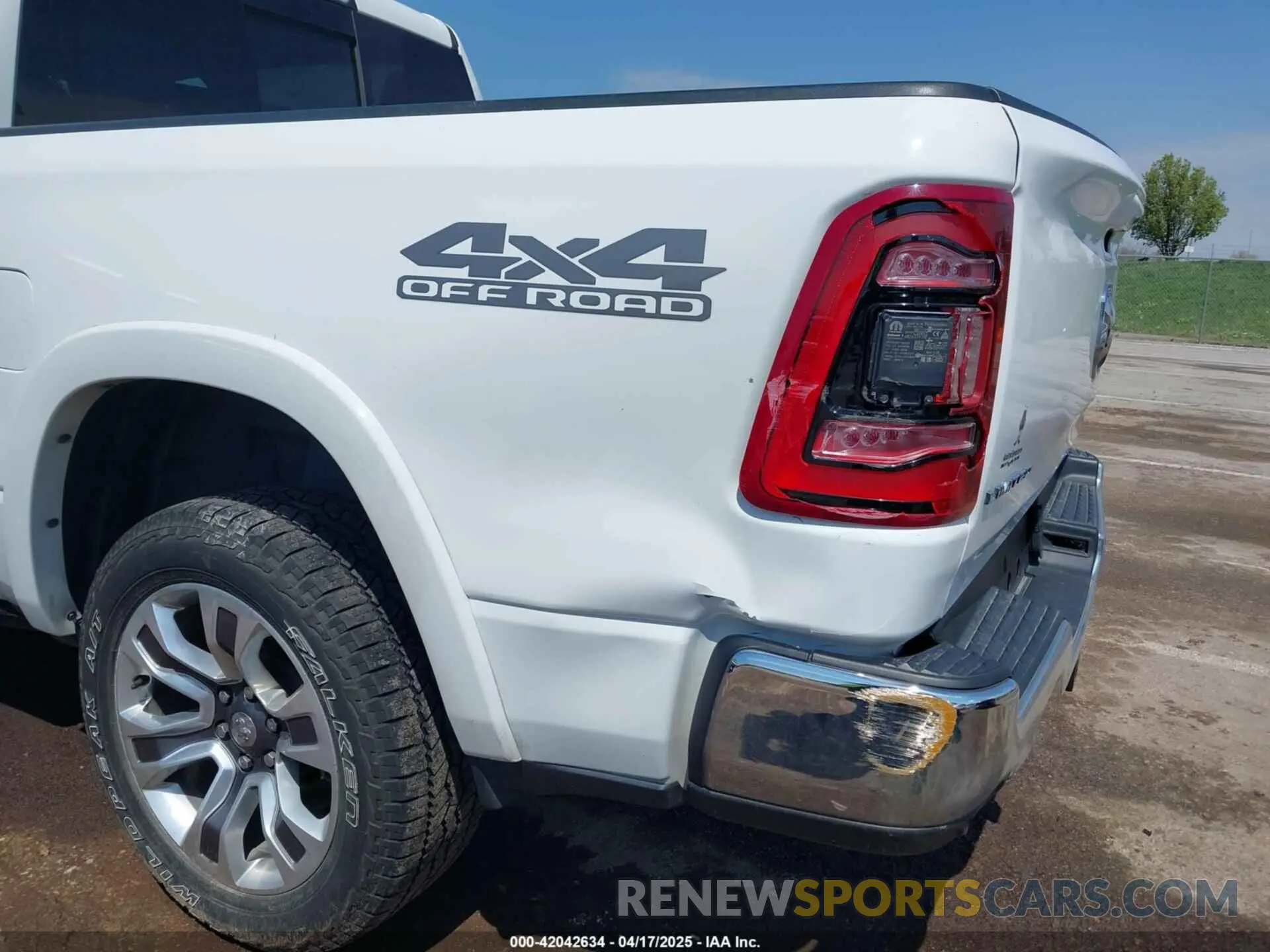 20 Photograph of a damaged car 1C6SRFHT6NN446901 RAM 1500 2022