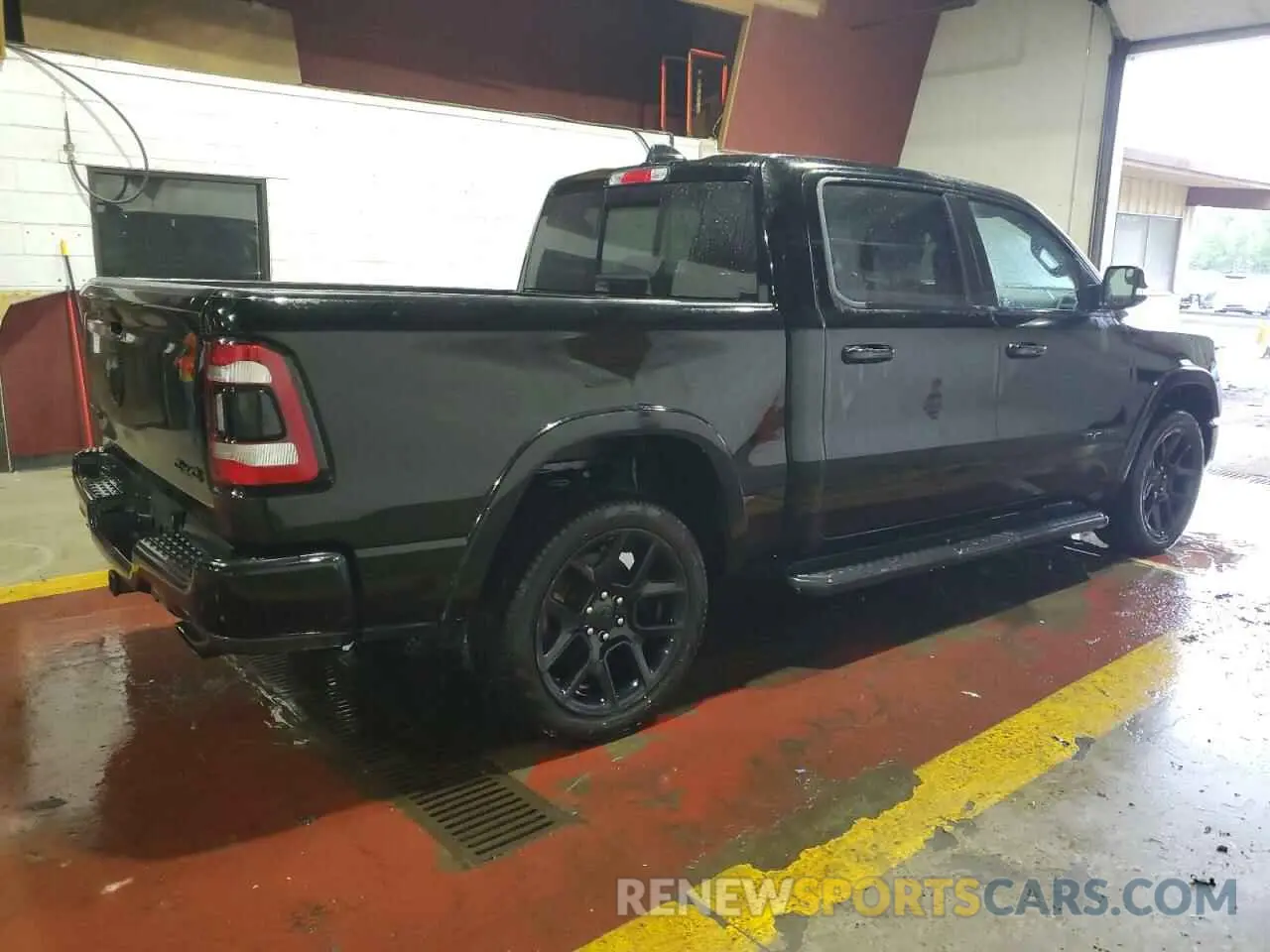 3 Photograph of a damaged car 1C6SRFJT1NN141364 RAM 1500 2022
