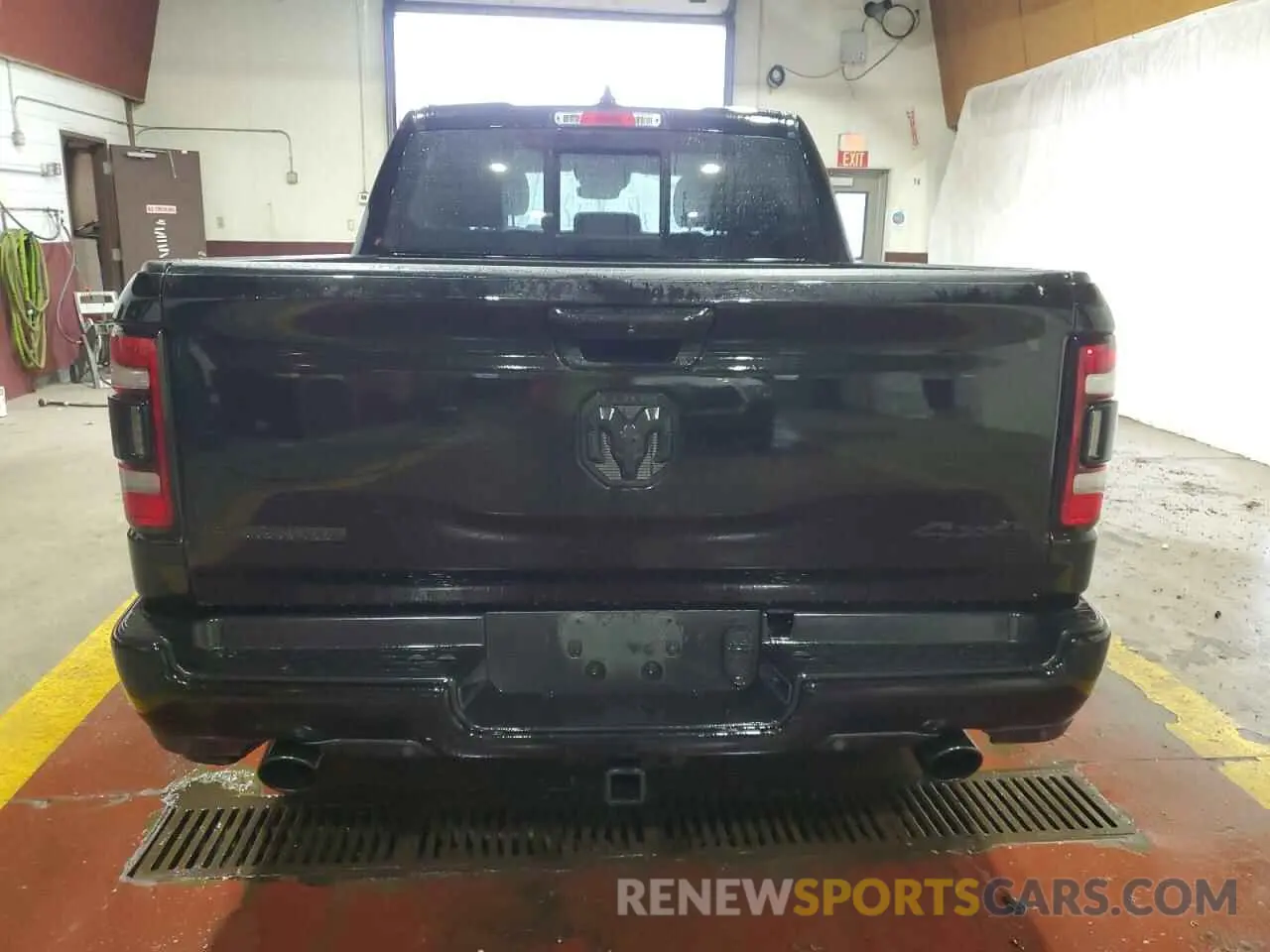 6 Photograph of a damaged car 1C6SRFJT1NN141364 RAM 1500 2022
