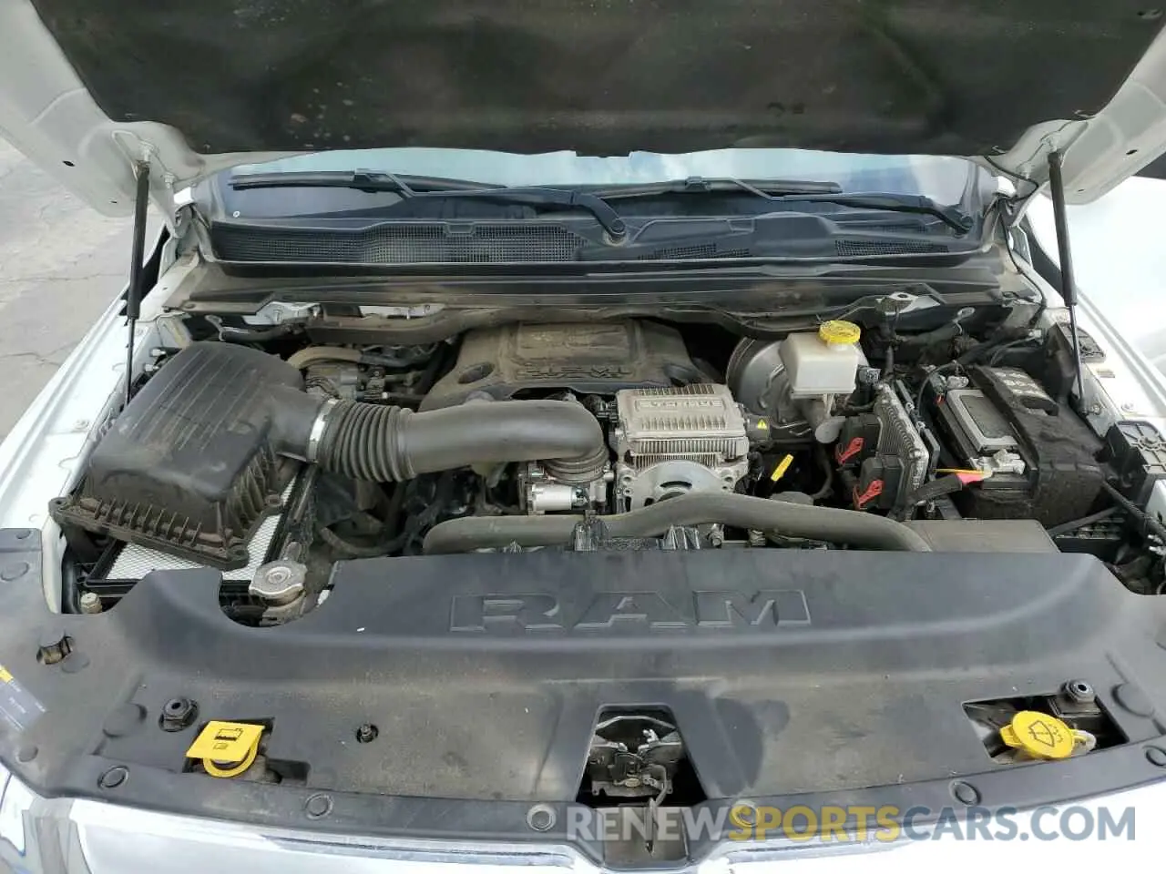11 Photograph of a damaged car 1C6SRFJT1NN269099 RAM 1500 2022