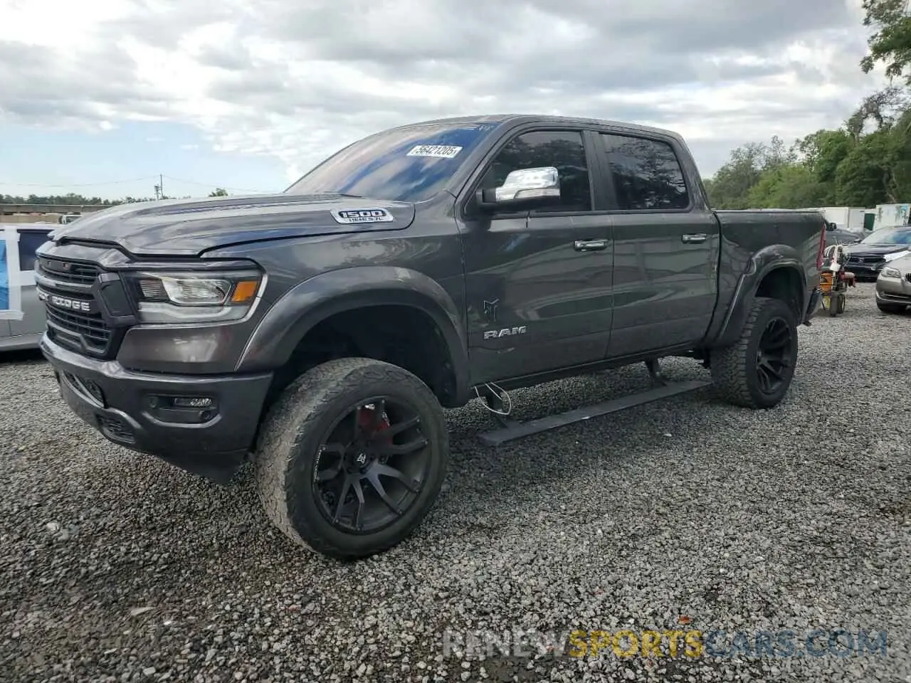 1 Photograph of a damaged car 1C6SRFJT2NN310923 RAM 1500 2022