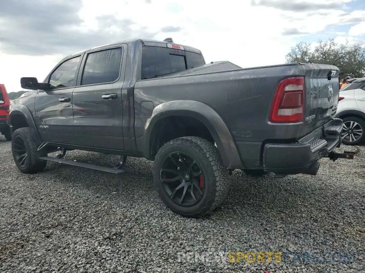 2 Photograph of a damaged car 1C6SRFJT2NN310923 RAM 1500 2022