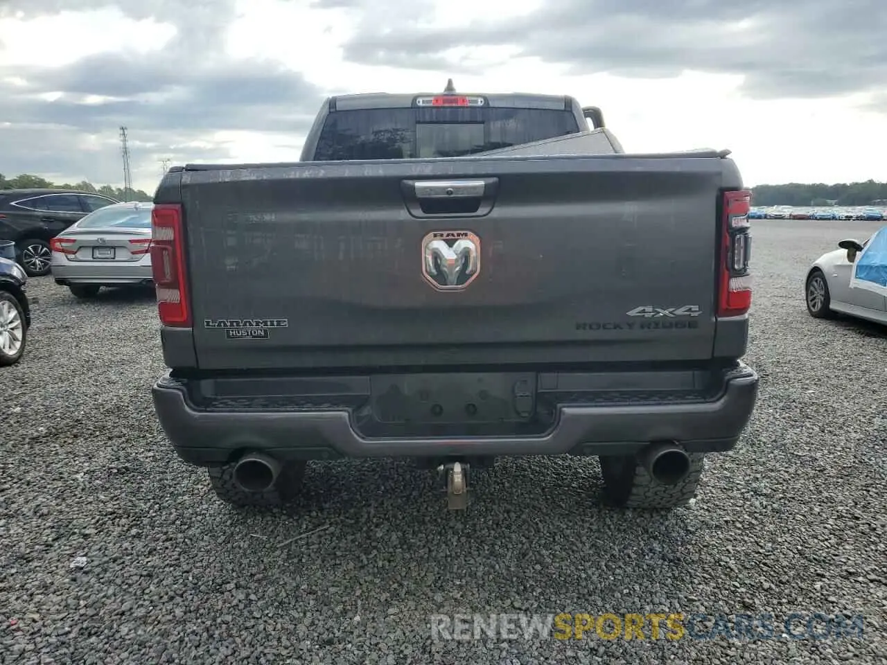 6 Photograph of a damaged car 1C6SRFJT2NN310923 RAM 1500 2022