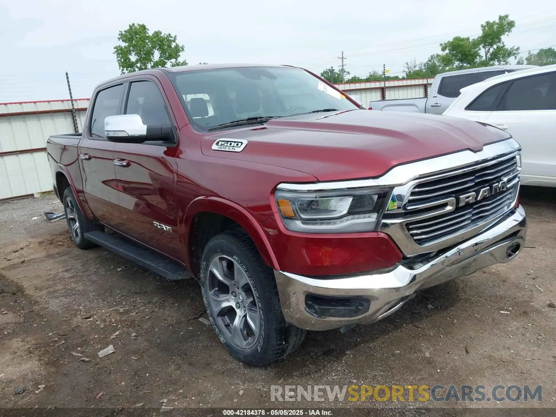 1 Photograph of a damaged car 1C6SRFJT2NN417132 RAM 1500 2022