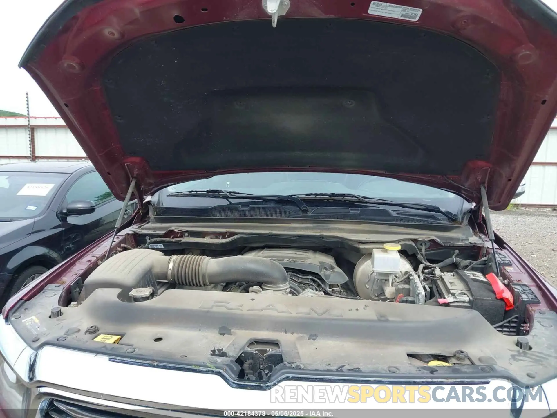 10 Photograph of a damaged car 1C6SRFJT2NN417132 RAM 1500 2022