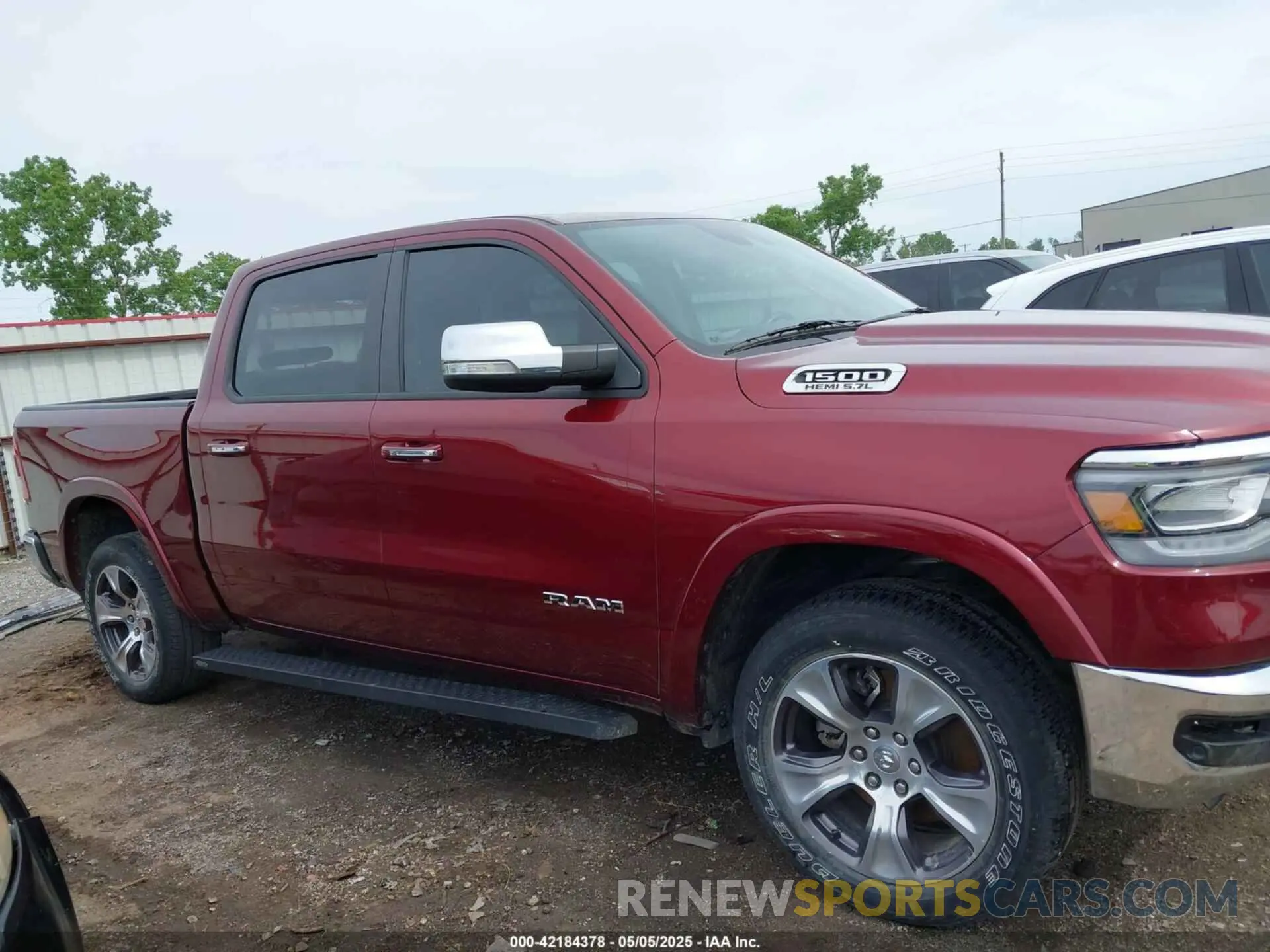 14 Photograph of a damaged car 1C6SRFJT2NN417132 RAM 1500 2022
