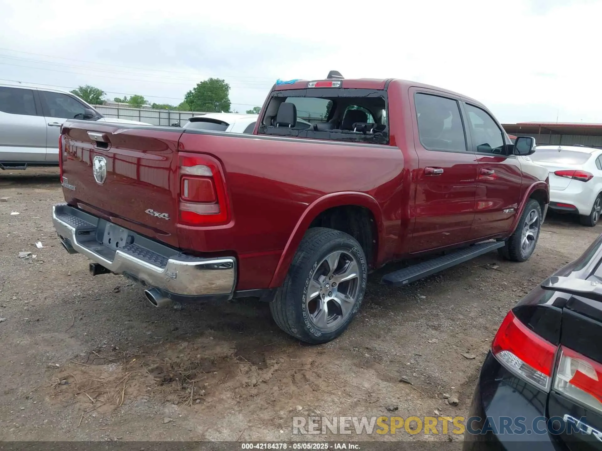 4 Photograph of a damaged car 1C6SRFJT2NN417132 RAM 1500 2022