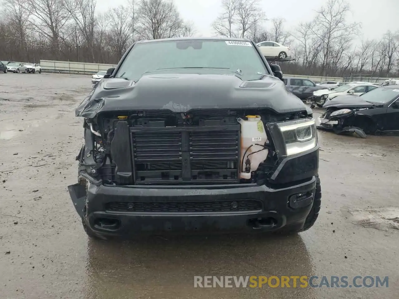 5 Photograph of a damaged car 1C6SRFJT3NN459695 RAM 1500 2022