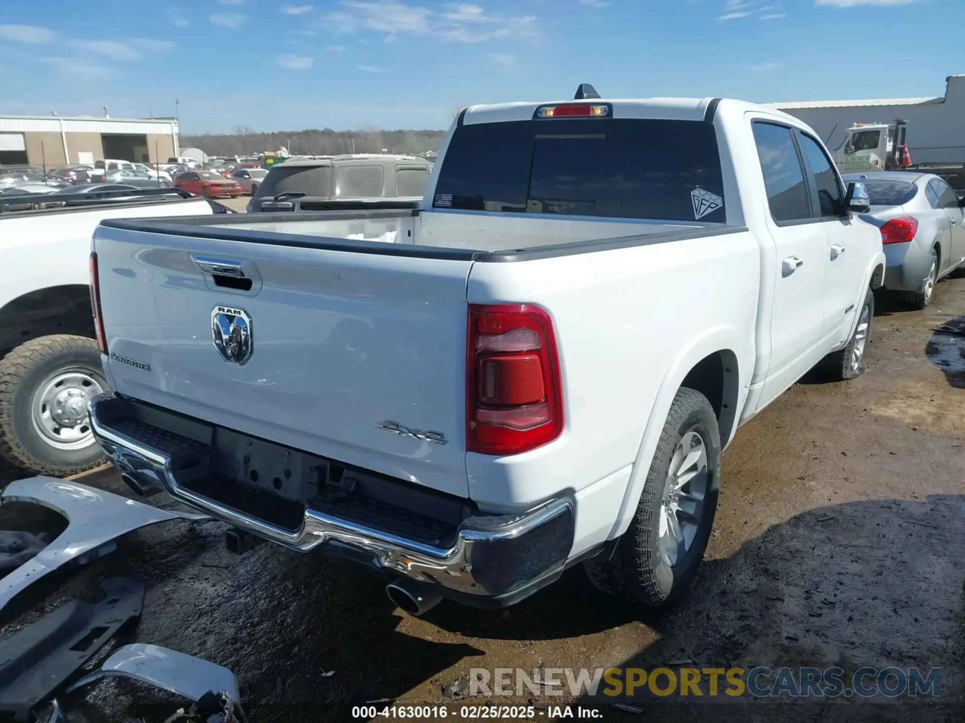 4 Photograph of a damaged car 1C6SRFJT4NN248408 RAM 1500 2022