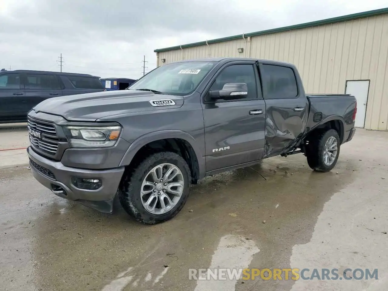 1 Photograph of a damaged car 1C6SRFJT5NN191698 RAM 1500 2022