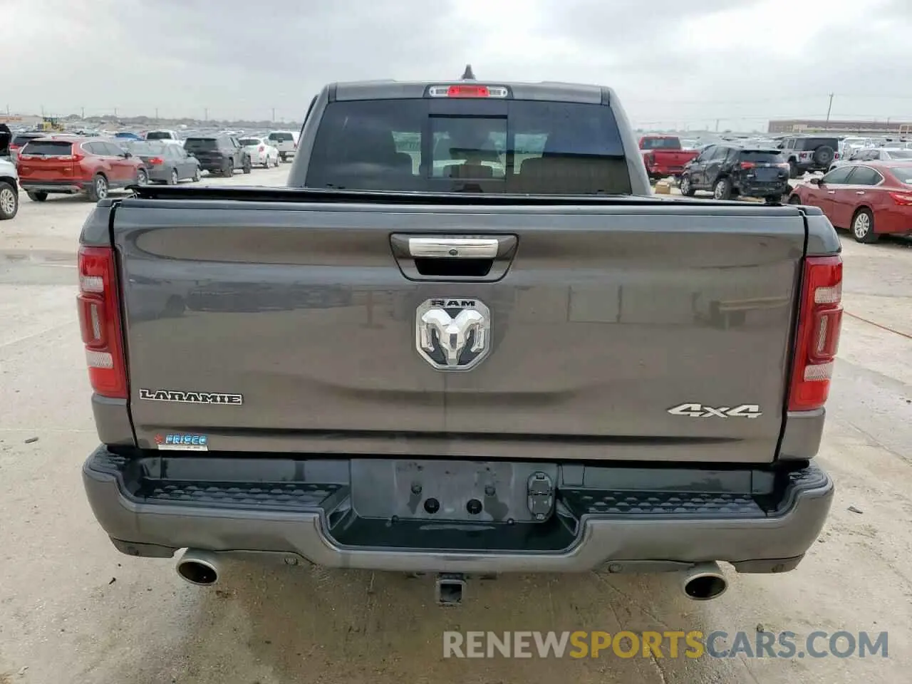6 Photograph of a damaged car 1C6SRFJT5NN191698 RAM 1500 2022