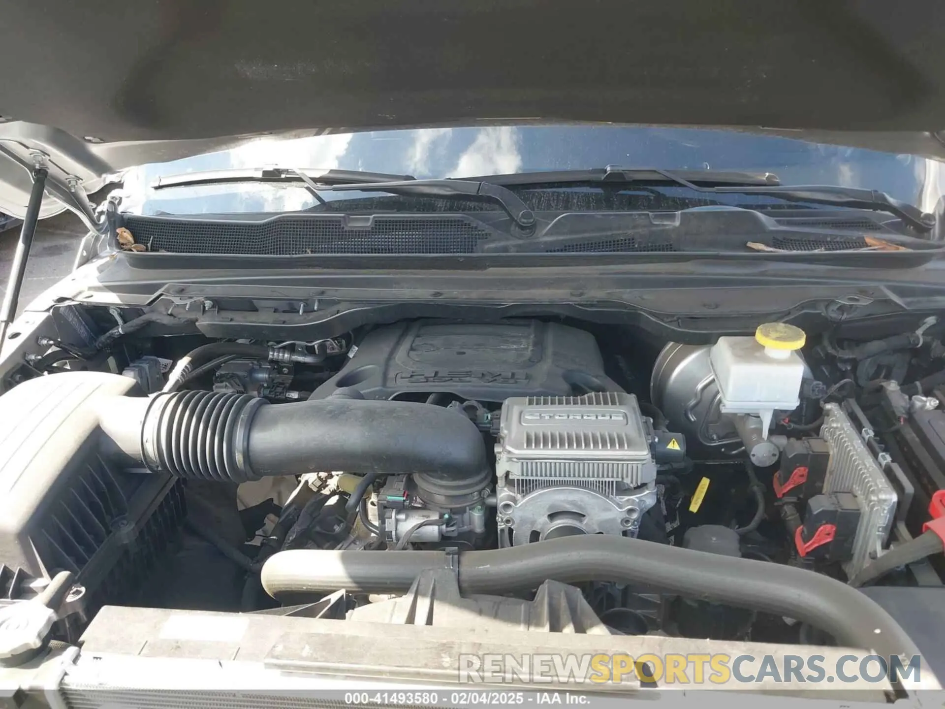 10 Photograph of a damaged car 1C6SRFJT5NN239149 RAM 1500 2022