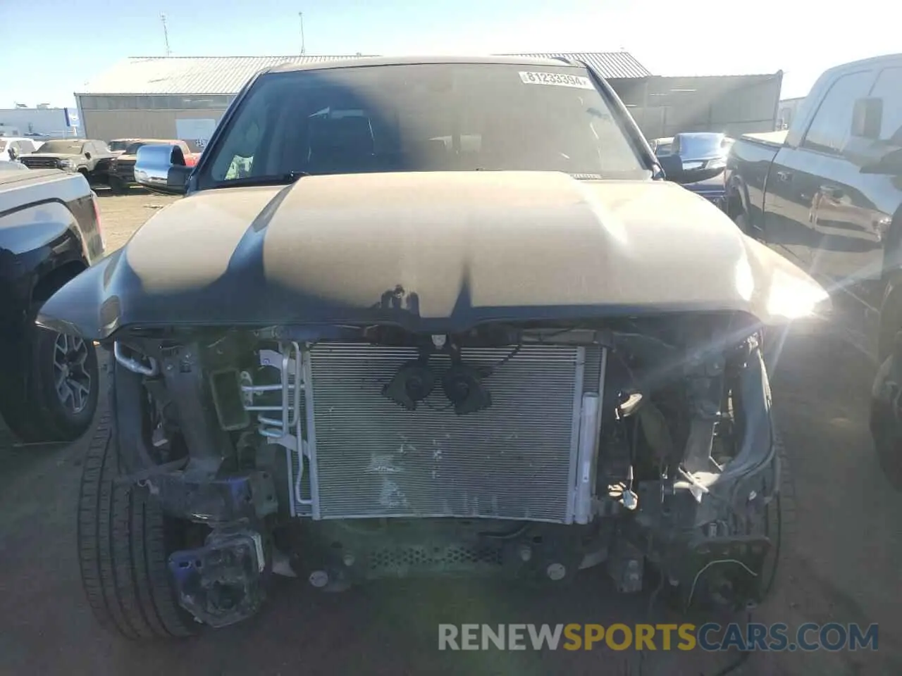 5 Photograph of a damaged car 1C6SRFJT7NN213412 RAM 1500 2022