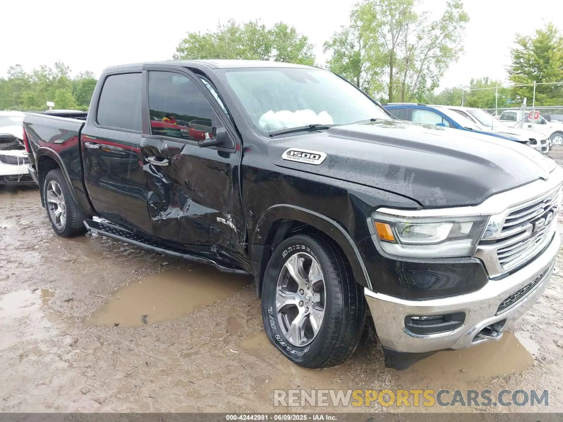 6 Photograph of a damaged car 1C6SRFJT7NN349846 RAM 1500 2022