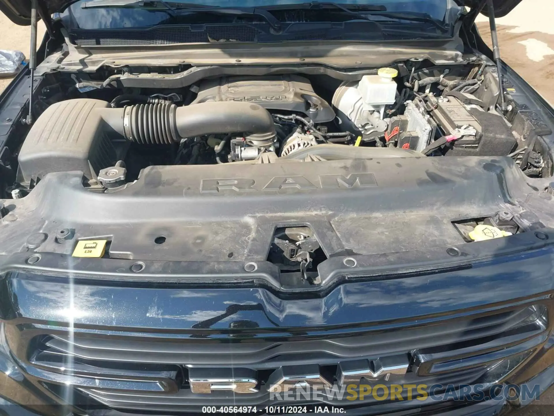 10 Photograph of a damaged car 1C6SRFJT8NN366655 RAM 1500 2022
