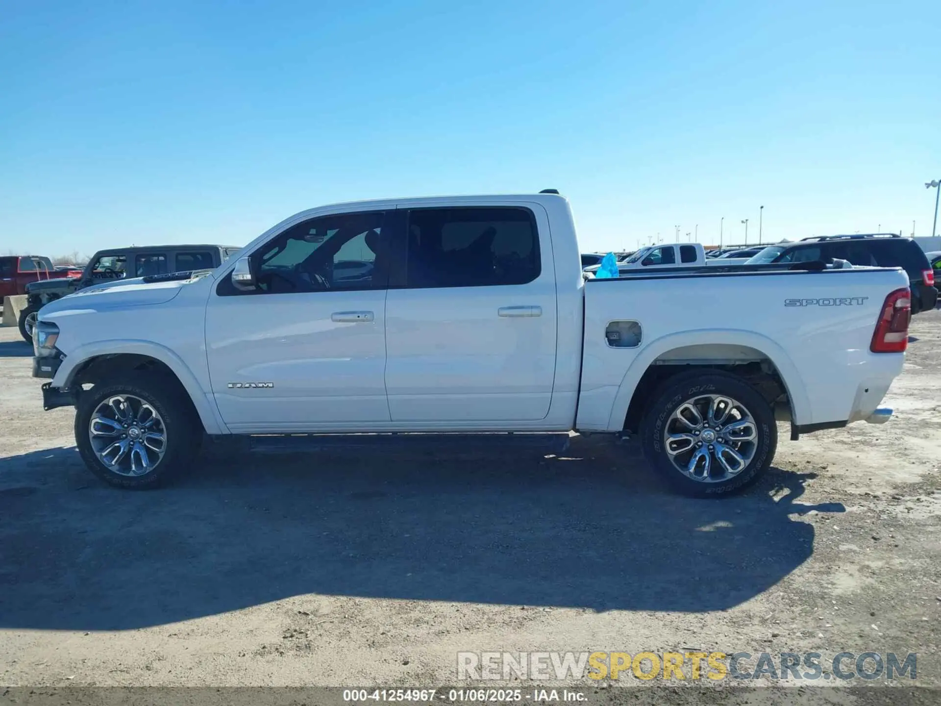 15 Photograph of a damaged car 1C6SRFJT8NN418429 RAM 1500 2022