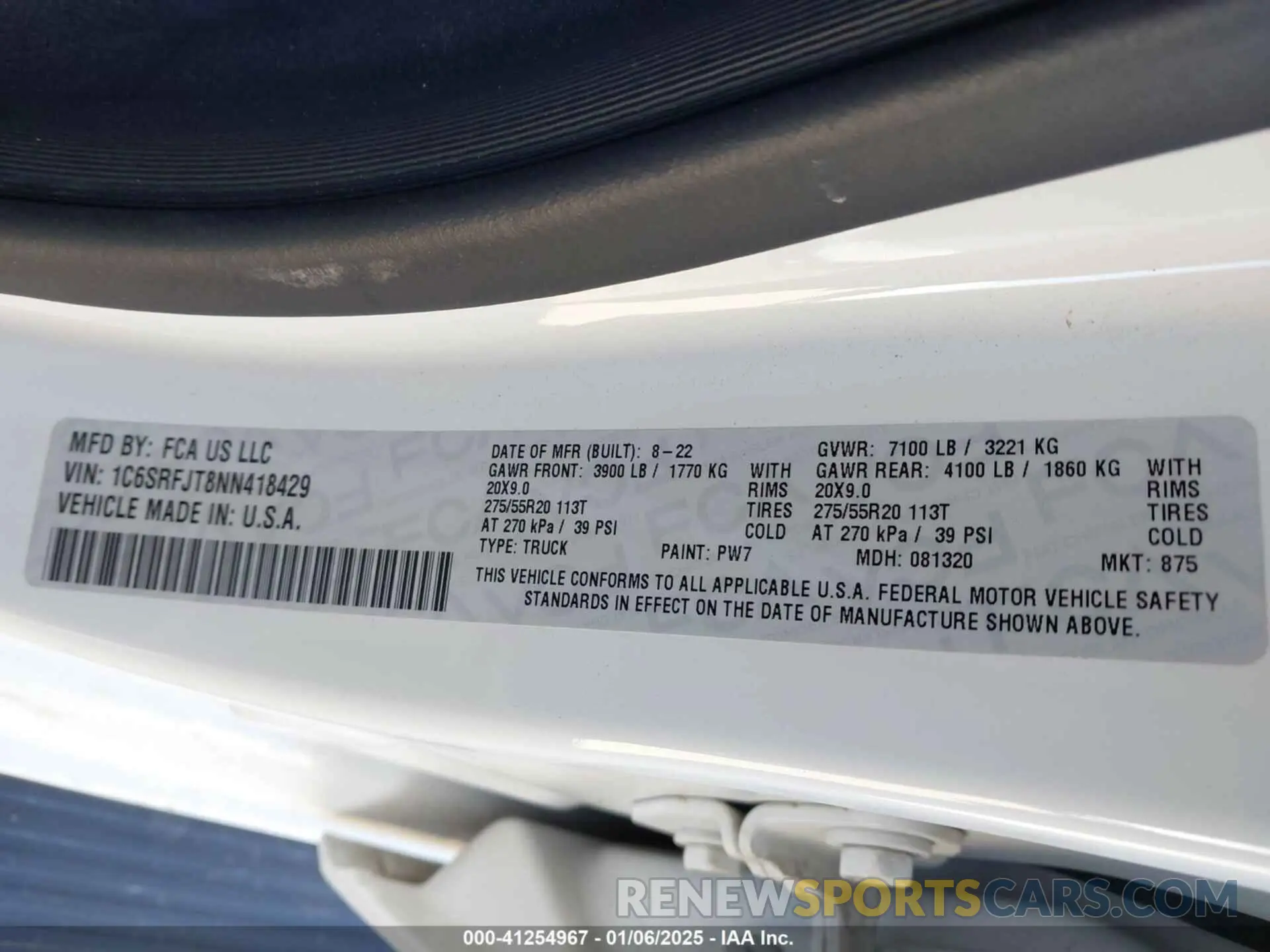9 Photograph of a damaged car 1C6SRFJT8NN418429 RAM 1500 2022