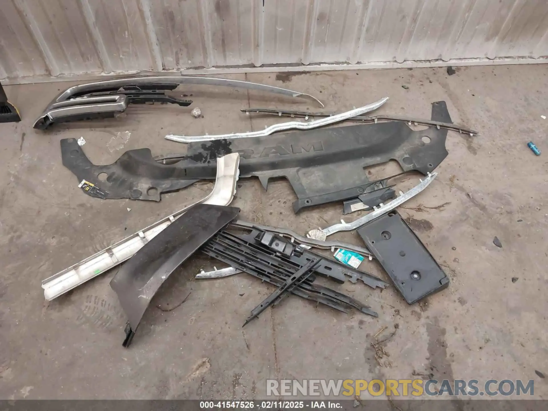 12 Photograph of a damaged car 1C6SRFJT9NN225321 RAM 1500 2022
