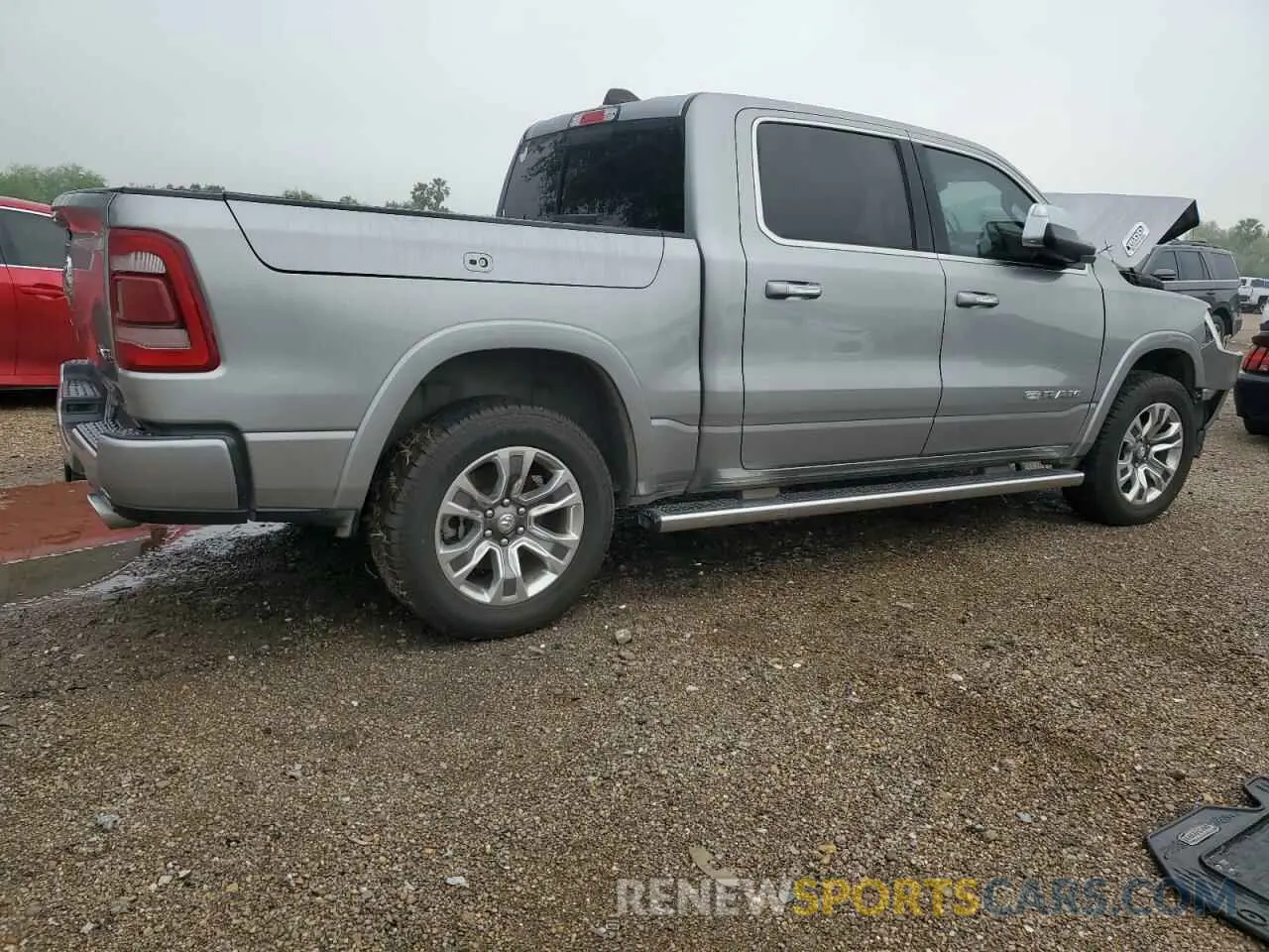 3 Photograph of a damaged car 1C6SRFKM7NN288246 RAM 1500 2022