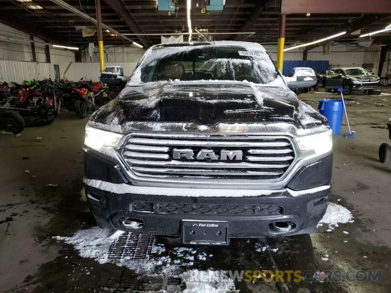 5 Photograph of a damaged car 1C6SRFKT0NN411313 RAM 1500 2022