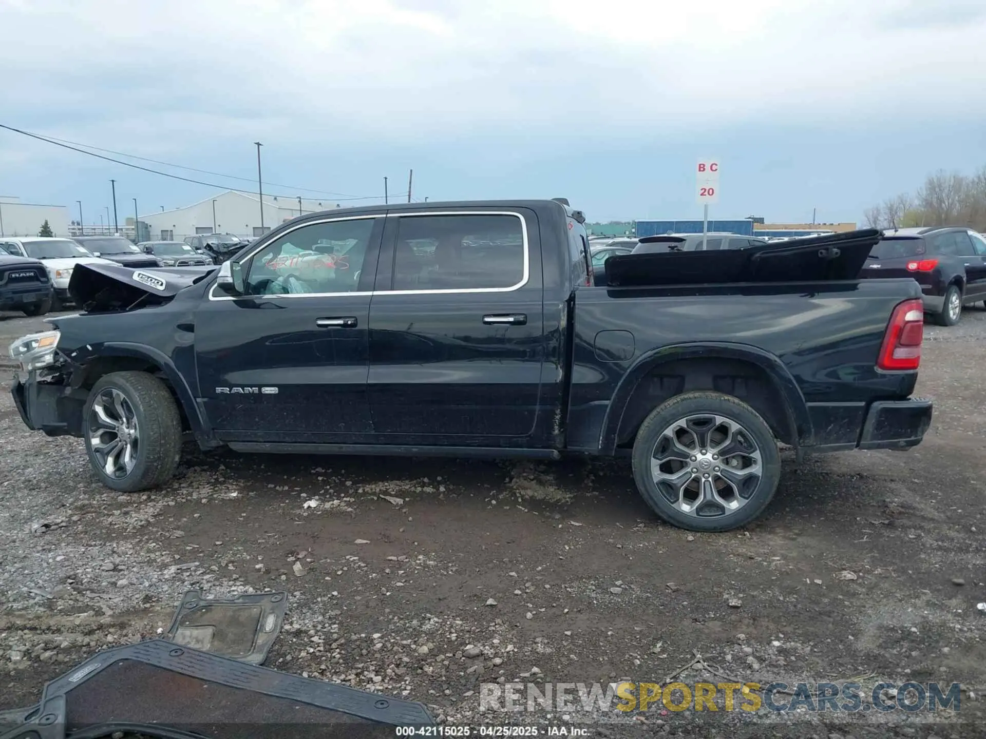 14 Photograph of a damaged car 1C6SRFKT9NN166088 RAM 1500 2022