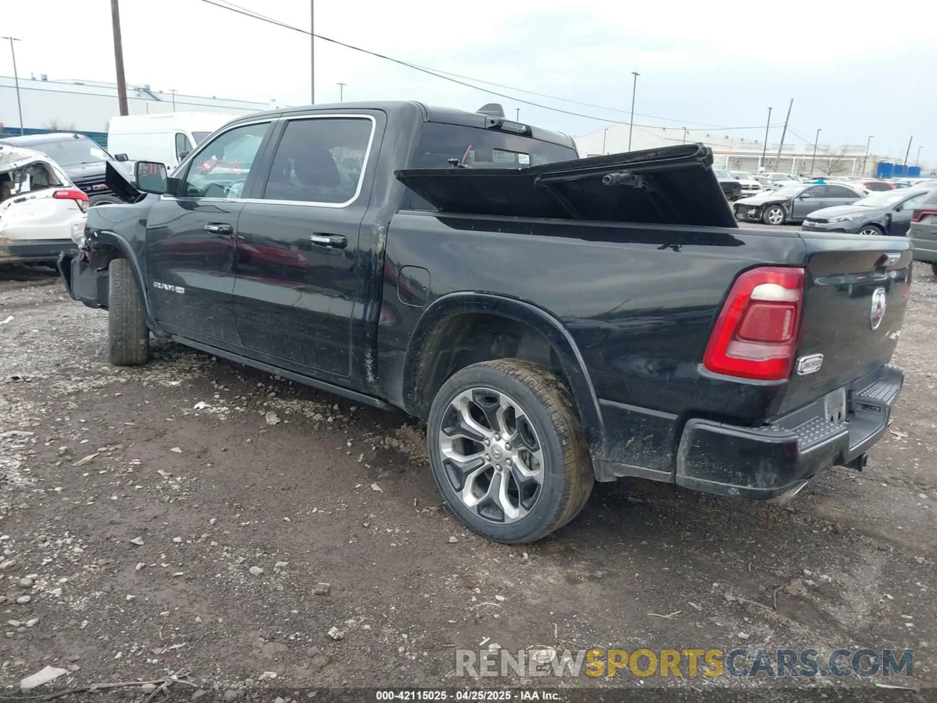 3 Photograph of a damaged car 1C6SRFKT9NN166088 RAM 1500 2022